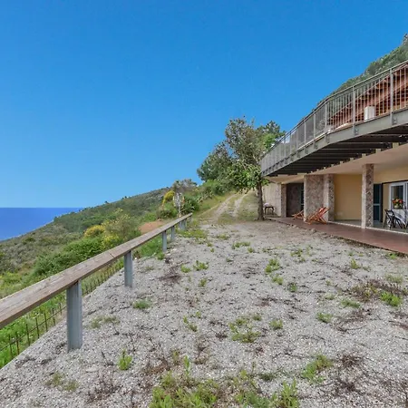 Casa Le Farfalle 度假居 *