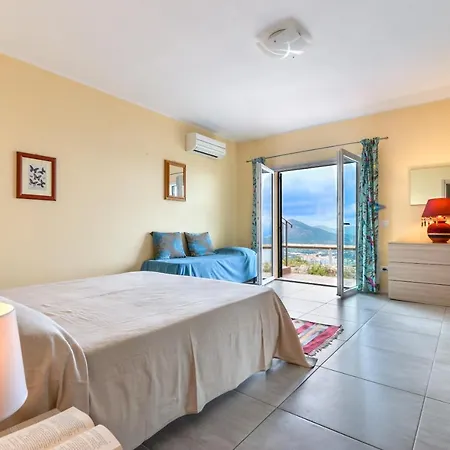 Casa Le Farfalle 卡波利韦里